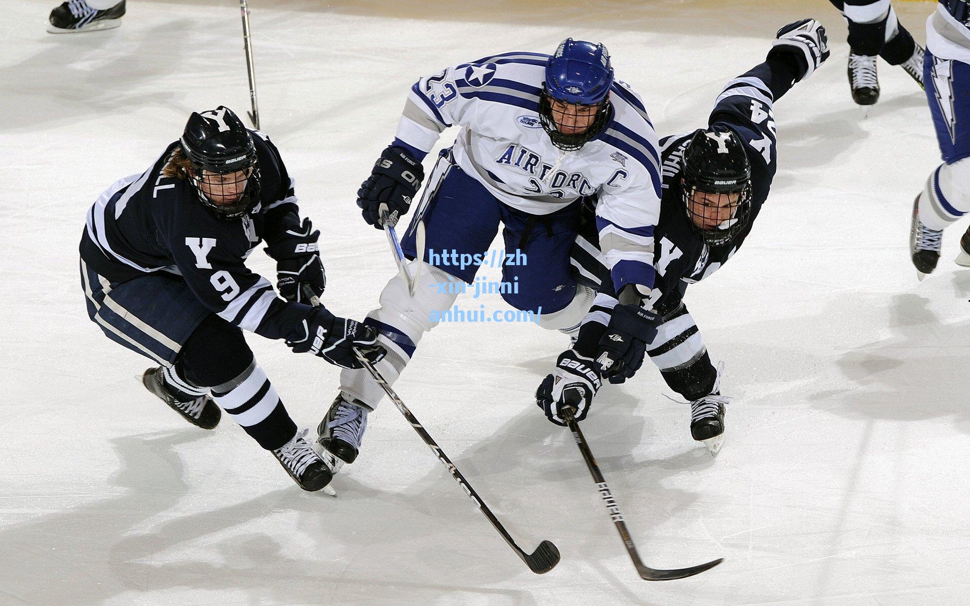 拜仁慕尼黑夏季转会再瞄准前场补强，西蒙斯成重点目标但马德交易遇阻